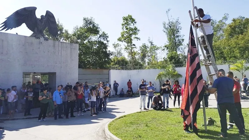Flamengo treo cờ rũ để tang cho thảm kịch. 