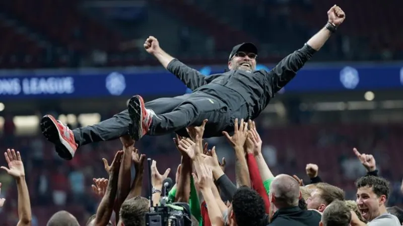 Huyền thoại Carragher tin chỉ Klopp mới mang sự vĩ đại trở lại với Liverpool ảnh 1