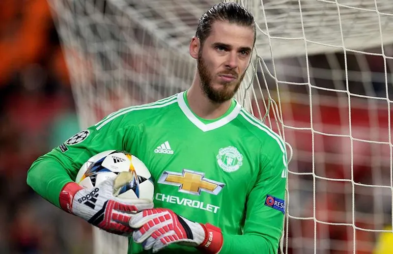 “Bóng” đang nằm trong tay David De Gea và Man.United không thể làm khác hơn là chi tiền. Ảnh: Getty Images