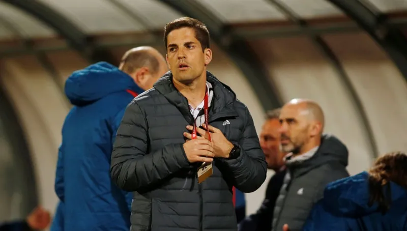 HLV Enrique bất ngờ chia tay tuyển Tây Ban Nha ảnh 1