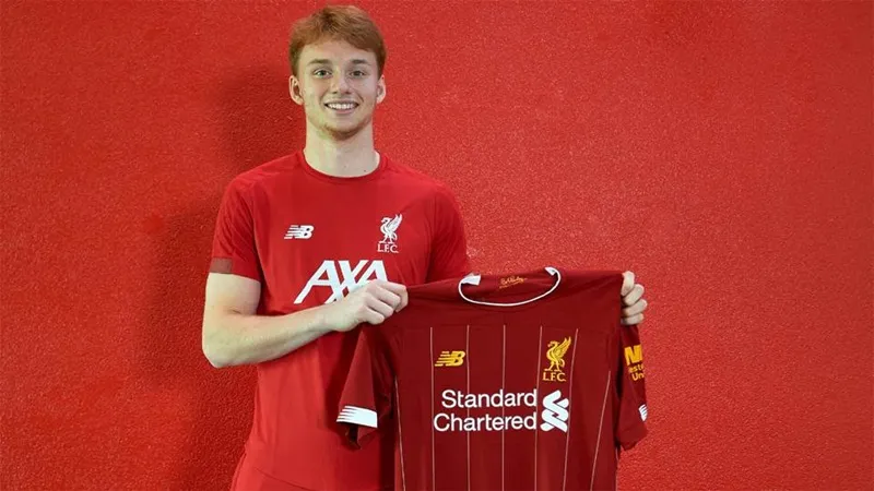 Sepp van den Berg được kỳ vọng sẽ là “Van Dijk đệ nhị”. Ảnh: Getty Images