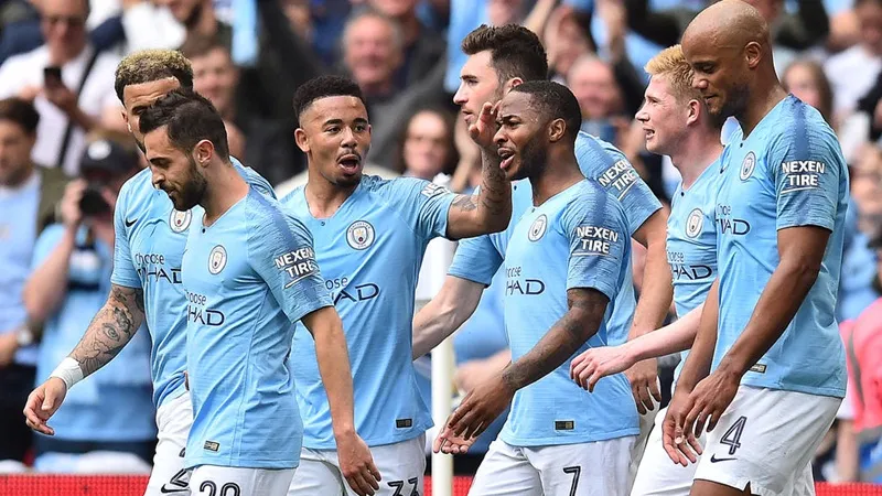 Guradiola chế nhạo Klopp, “đề xuất” cuộc đua công bằng hơn ảnh 1