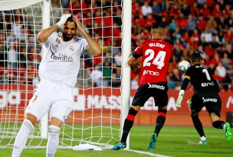 “Kền kền trắng” bị bắn hạ, Barca ung dung chiếm ngôi đầu ảnh 1