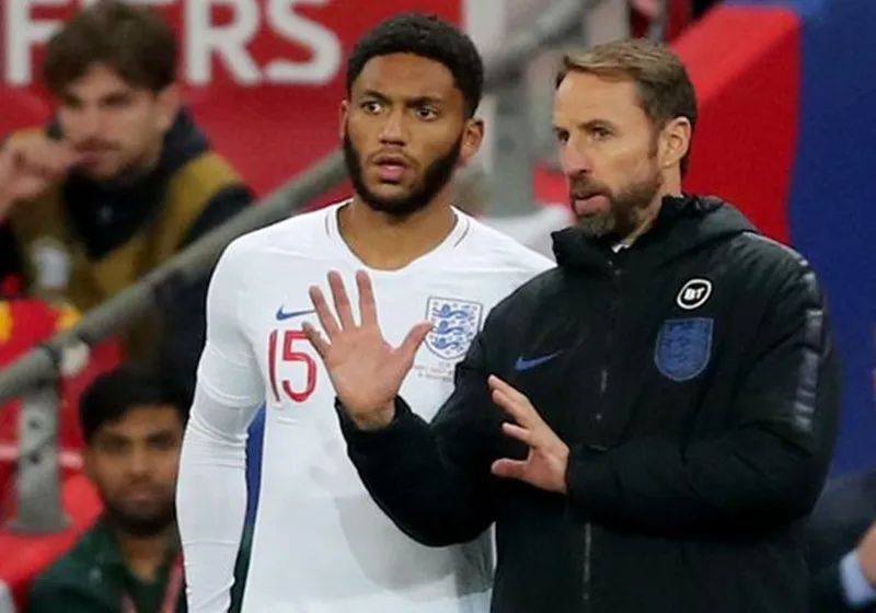 Joe Gomez bị la chộ dù vào sân trong những phút cuối. Ảnh: Getty Images