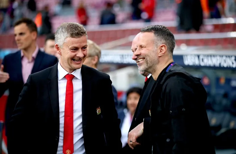 Giggs tư vấn Solskjaer: “Bán Pogba để tìm lại sự thanh thản” ảnh 1