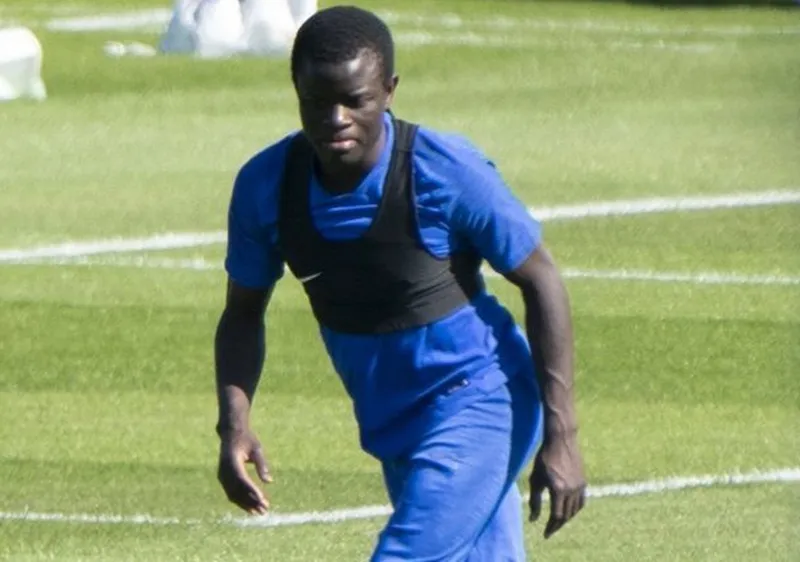 FIFPro tuyên bố bảo vệ cầu thủ nếu bị phạt vì từ chối tập luyện ảnh 1