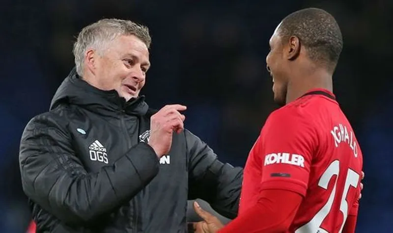 HLV Ole Gunnar Solskjaer luôn hài lòng về Odion Ighalo. Ảnh: Getty Images