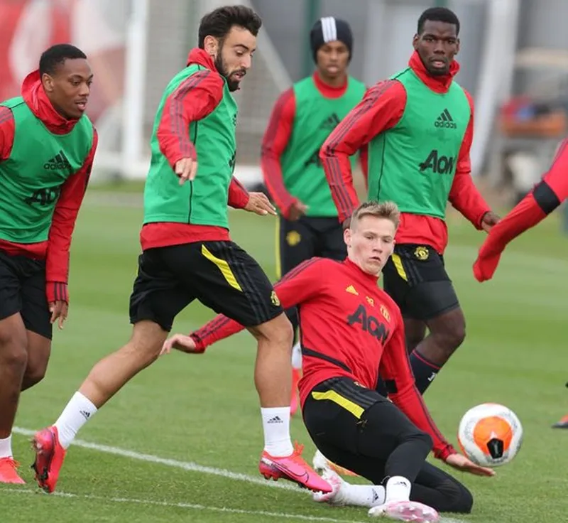 Nhận diện đội Premier League hưởng lợi nhất sau Covid-19 ảnh 1