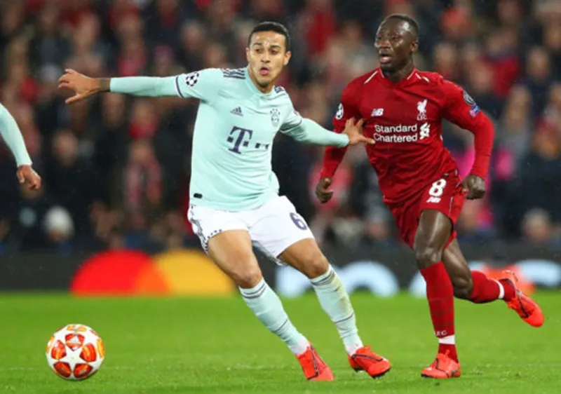 Thiago Alcantara khi đối đầu Liverpool ở Champions League. Ảnh: Getty Images