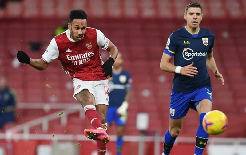 Firmino tung đòn quyết định đưa Liverpool lên ngôi đầu ảnh 1