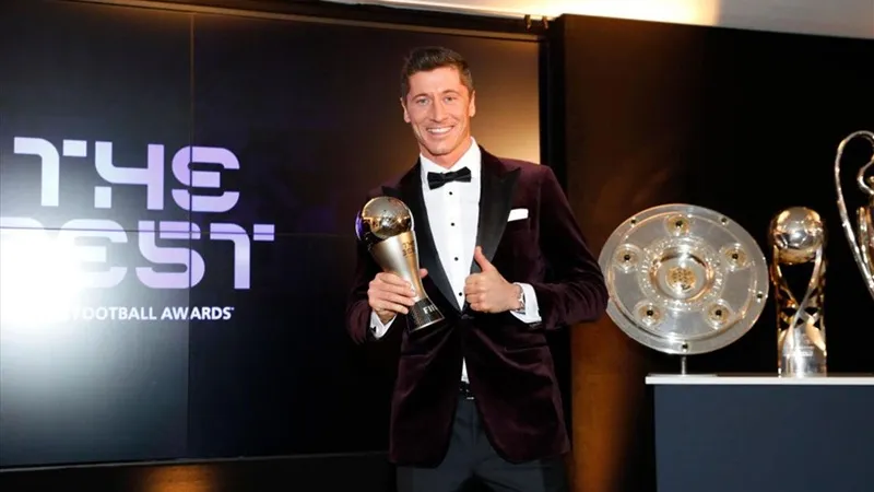 Tiền đạo Robert Lewandowski của Bayern Munich thắng giải hoàn toàn xứng đáng.