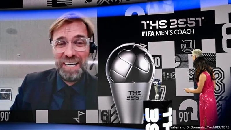 Lewandowski vượt qua Messi, Ronaldo thắng giải FIFA The Best ảnh 1