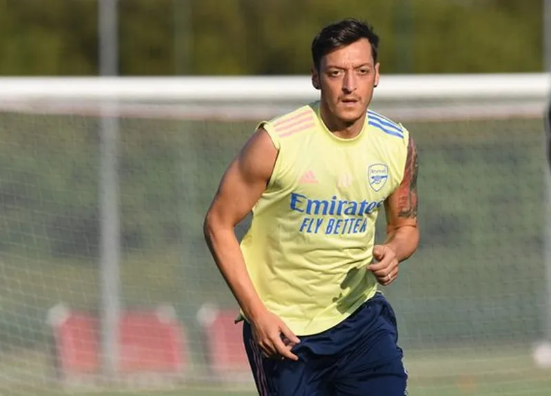 Arsenal rõ ràng muốn Mesut Oezil đi càng nhanh càng tốt. 