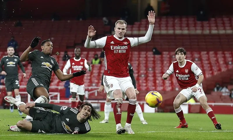 Man.City tách tốp sau khi Man.United hòa Arsenal ảnh 1