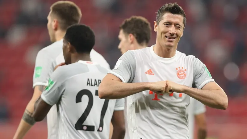 Với chỉ Robert Lewandowski tỏa sáng, Bayern vẫn quá mạnh. 