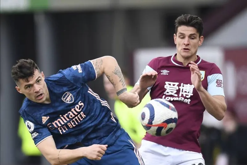 Bầy cáo trở lại ngôi nhì bảng, Xhaka khiến Arsenal phải trả giá ảnh 1