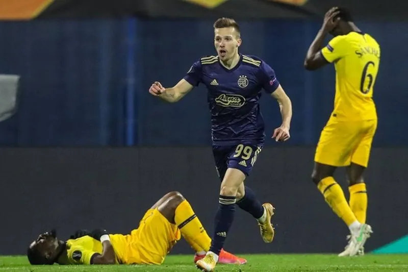 Tottenham bị loại sốc, Man.United và Arsenal vào tứ kết ảnh 1