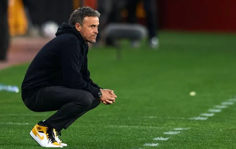 HLV Enrique thêm một lần thót tim ảnh 1