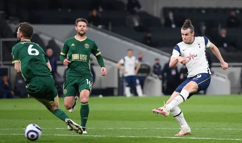 Không còn bị “giam cầm”, Bale bùng nổ với hat-trick ảnh 1