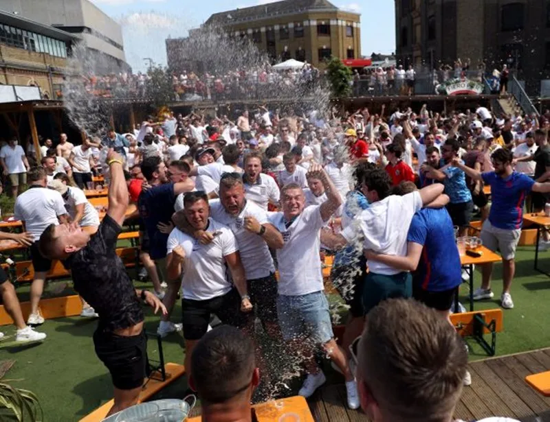 Sân Wembley sẽ sớm được đón tiếp 40.000 khán giả ảnh 2