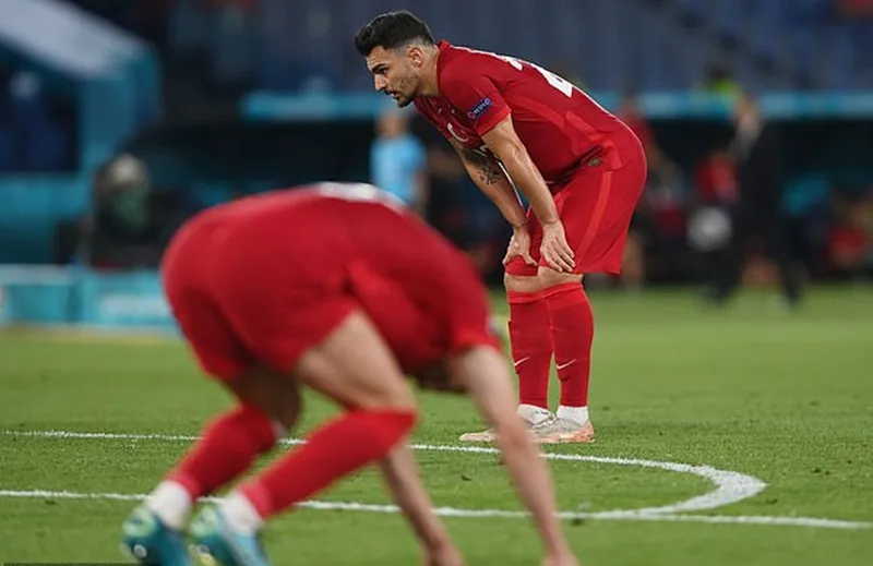 HLV tuyển Thổ Nhĩ Kỳ đổ hầu hết lỗi cho cầu thủ ảnh 1