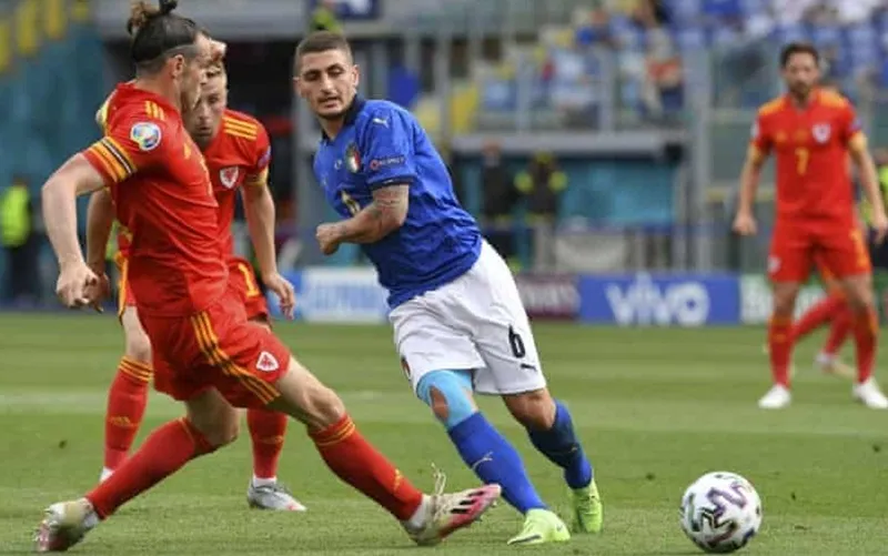 HLV Mancini quan trọng danh hiệu hơn kỷ lục ảnh 1