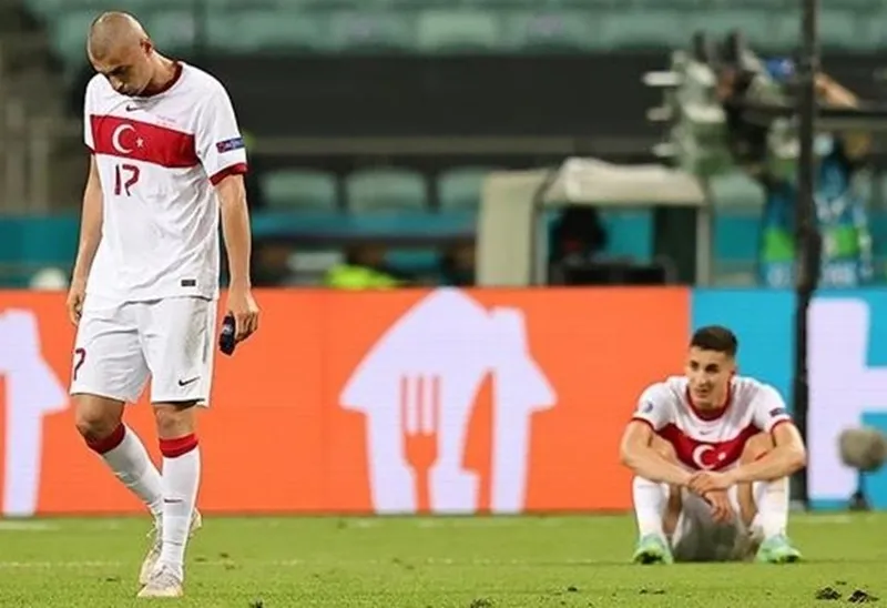 Thổ Nhĩ Kỳ kết thúc trong thảm hại, HLV Gunes không từ chức ảnh 1