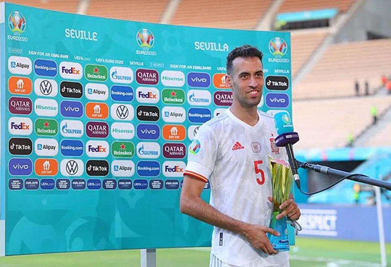 La Roja bừng tỉnh, HLV Enrique thở phào nhẹ nhõm ảnh 1