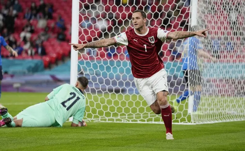 Italy - Áo 0-0 (hiệp phụ 2-1): Dự bị lập công, Azzurri giành vé tứ kết nghẹt thở ảnh 1