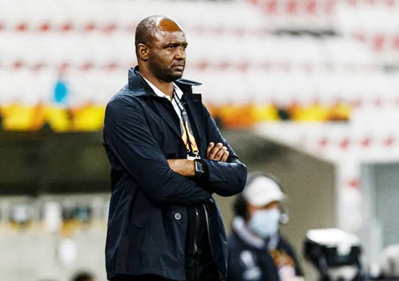 Patrick Vieira đã có thể trải nghiệm công tác huấn luyện tại Premier League.