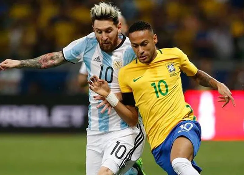 Người hâm mộ chờ đợi bởi màn so tài giữa Neymar và Lionel Messi.