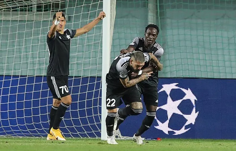 Sheriff Tiraspol mừng chiến thắng đưa họ gần đến chiến tích lịch sử.