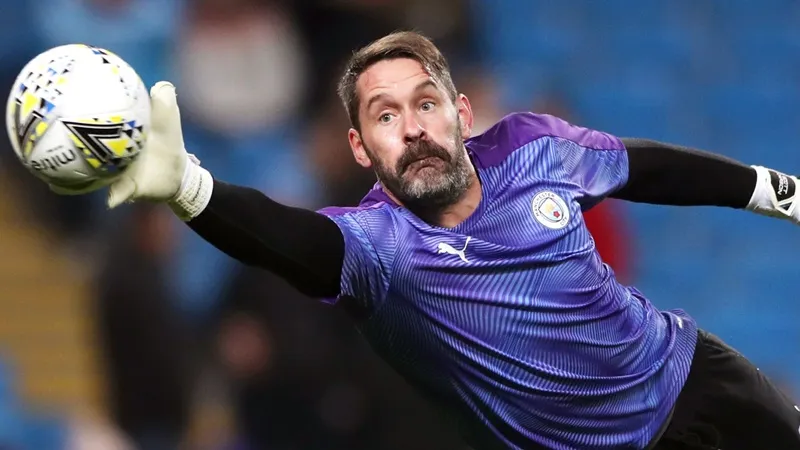 Lão tướng Scott Carson có thể nhận được cơ hội ra sân bất ngờ. Ảnh: Getty Images