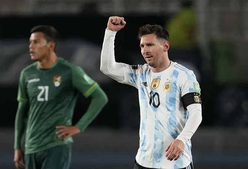 Lionel Messi vẫn không ngừng chinh phục những kỷ lục ghi bàn.