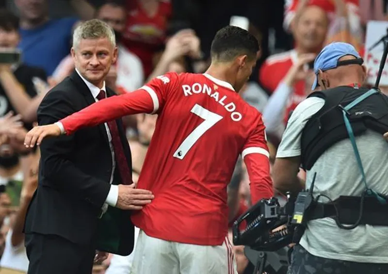 HLV Ole Gunnar Solskjaer khẳng định Cristiano Ronaldo không thể chơi mọi trận đấu. Ảnh: Getty Images