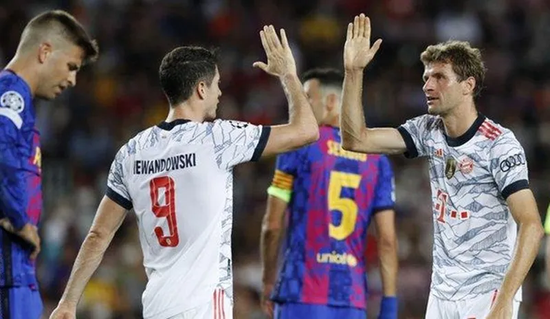 Lewandowski ‘đại náo’ Camp Nou ảnh 1