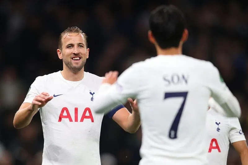 Kane lập hat-trick cho Tottenham ảnh 1