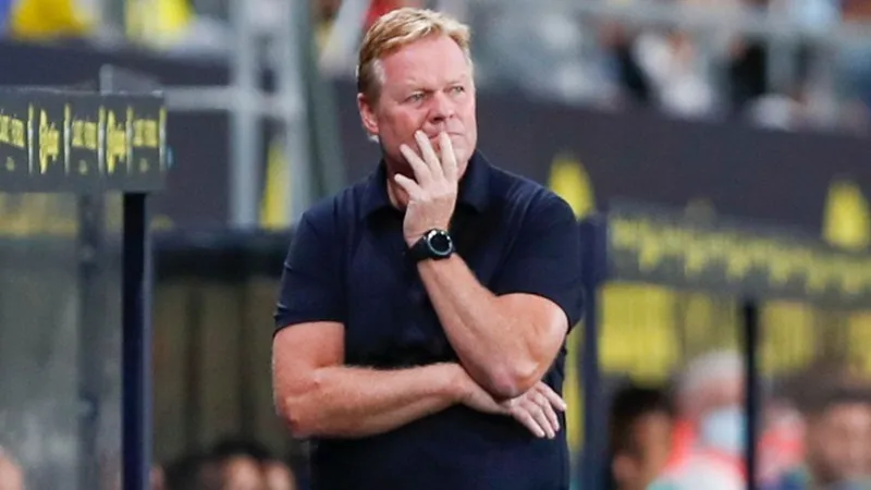 HLV Ronald Koeman có vẻ đang bình tĩnh đón nhận quyết định sa thải.