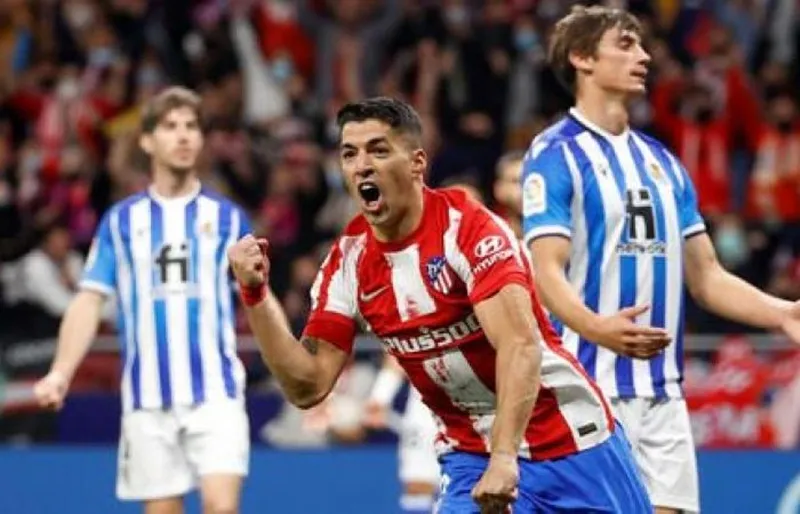 Luis Suarez bùng nổ với cú đúp để giúp Atletico giành lại 1 điểm trên sân nhà.