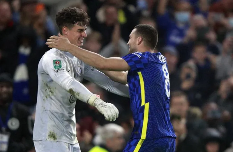 Thủ môn Kepa Arrizabalaga tiếp tục phát huy khả năng bắt phạt đền tốt.