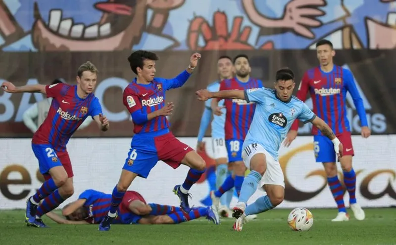 Real thắng nhọc, Barca hoang phí 3 bàn dẫn trước ảnh 1