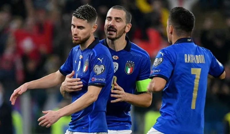 HLV Mancini kêu gọi bình tĩnh trước nỗi ám ảnh Windsor Park ảnh 1