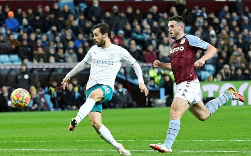 “Đại gia” toàn thắng sân khách, đường đua tiếp tục căng thẳng ảnh 1