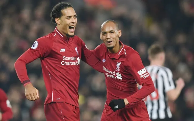 HLV Klopp: “Tạm dừng Premier League không giải quyết được gì” ảnh 1