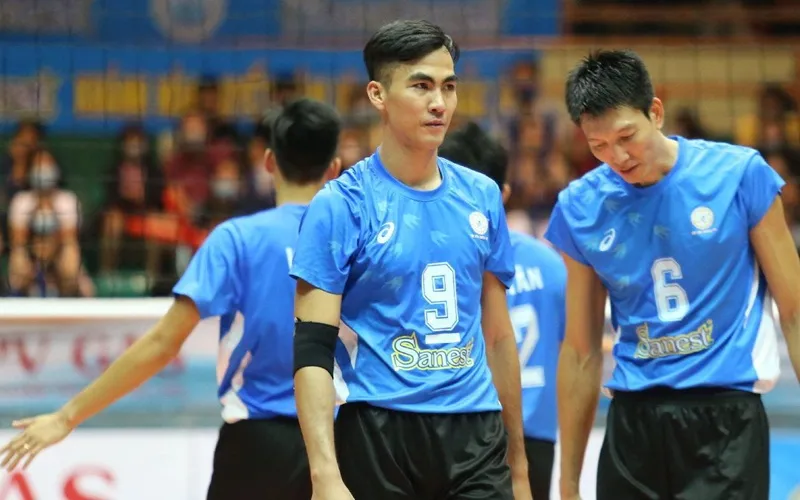 Chủ công Từ Thanh Thuận (9) vẫn đang thuộc Sanest Khánh Hòa.
