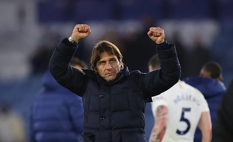 Bergwijn ghi cú đúp muộn giúp Tottenham ngược dòng chiến thắng ảnh 1