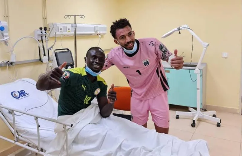 Sadio Mane có biểu hiện hoàn toàn bình thường ở bệnh viện.
