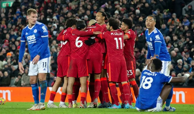 Cú đúp của Jota kết liễu “bầy cáo” ảnh 1