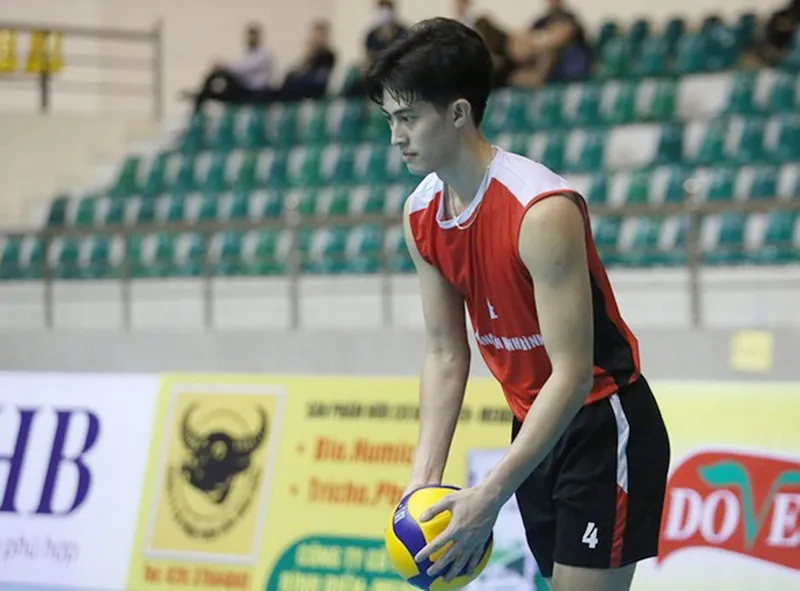 Chủ công Quản Trọng Nghĩa đã hội quân chuẩn bị cho SEA Games 31. Ảnh: THÙY DUNG