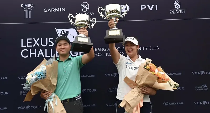 Hai golf thủ vô địch giải chuyên nghiệp VGA năm nay tại Ninh Bình. Ảnh: VGA